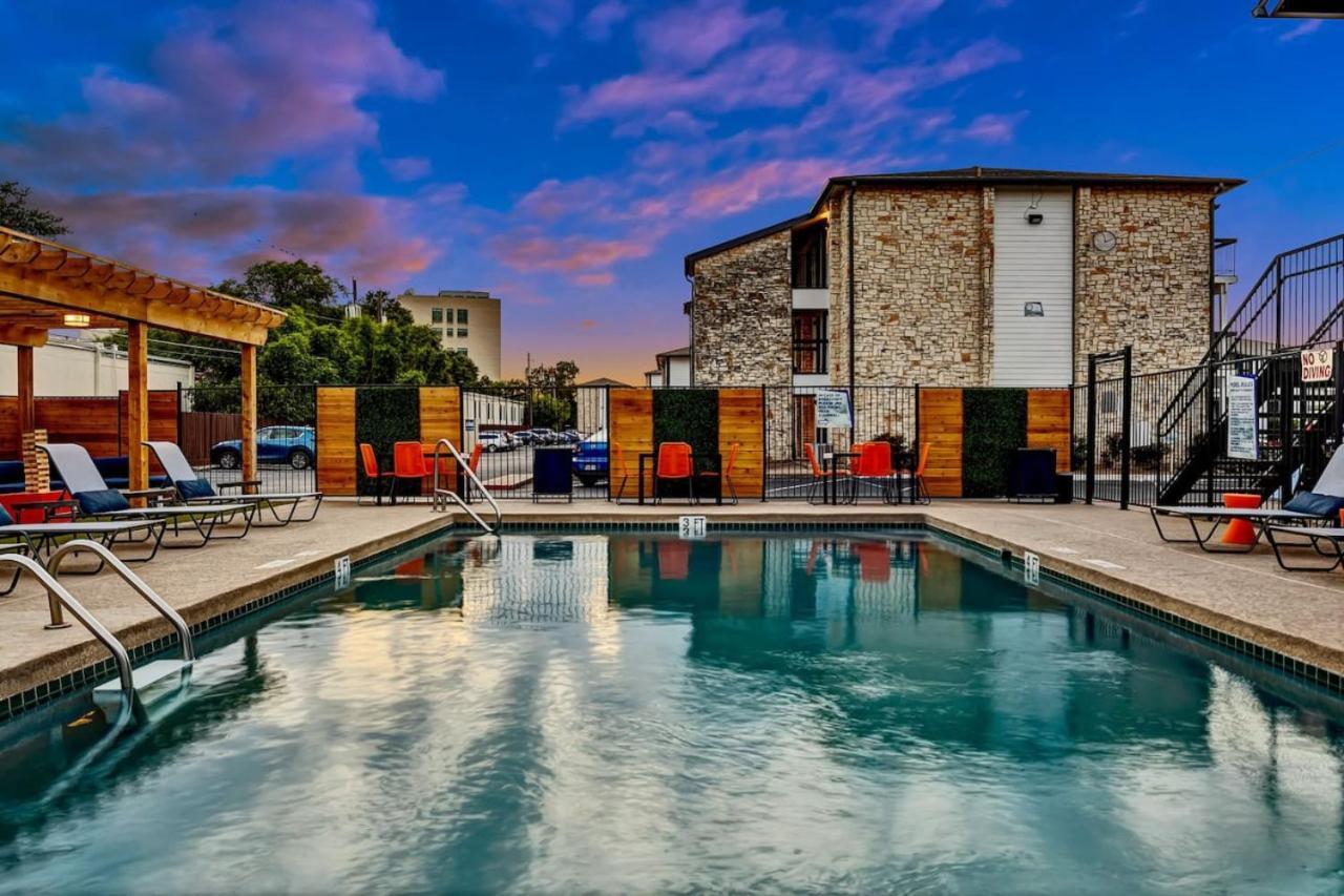 Modern 1Br Retreat Pool 10 Minutes To Austin Apartment Exterior photo